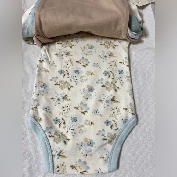 Kyle and Deena 5 piece grow with me onesie set 0-3mth 3-6 mth light blues NWT - Picture 6 of 12